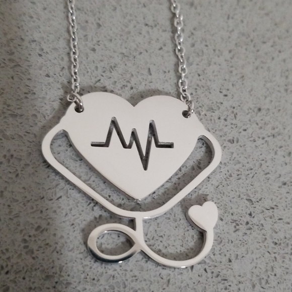 Jewelry - 🆕️Stethoscope Heart necklace